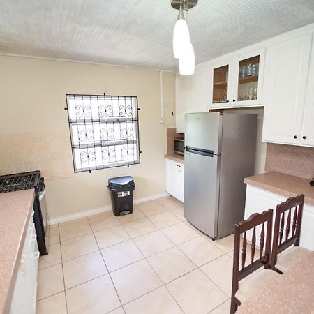 Spacious 3-Bedroom Home - Regency Park Bridgetown Exterior foto